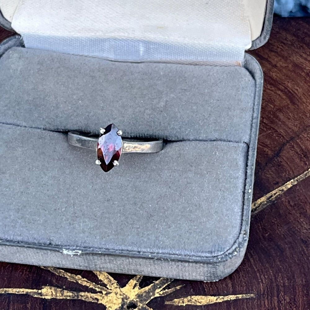 Sterling Silver Solitaire Cocktail Ring with Red Stone Size 8 1/2 - Picture 4 of 13